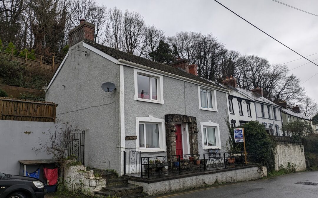 Why houses in Wales need regular render cleaning